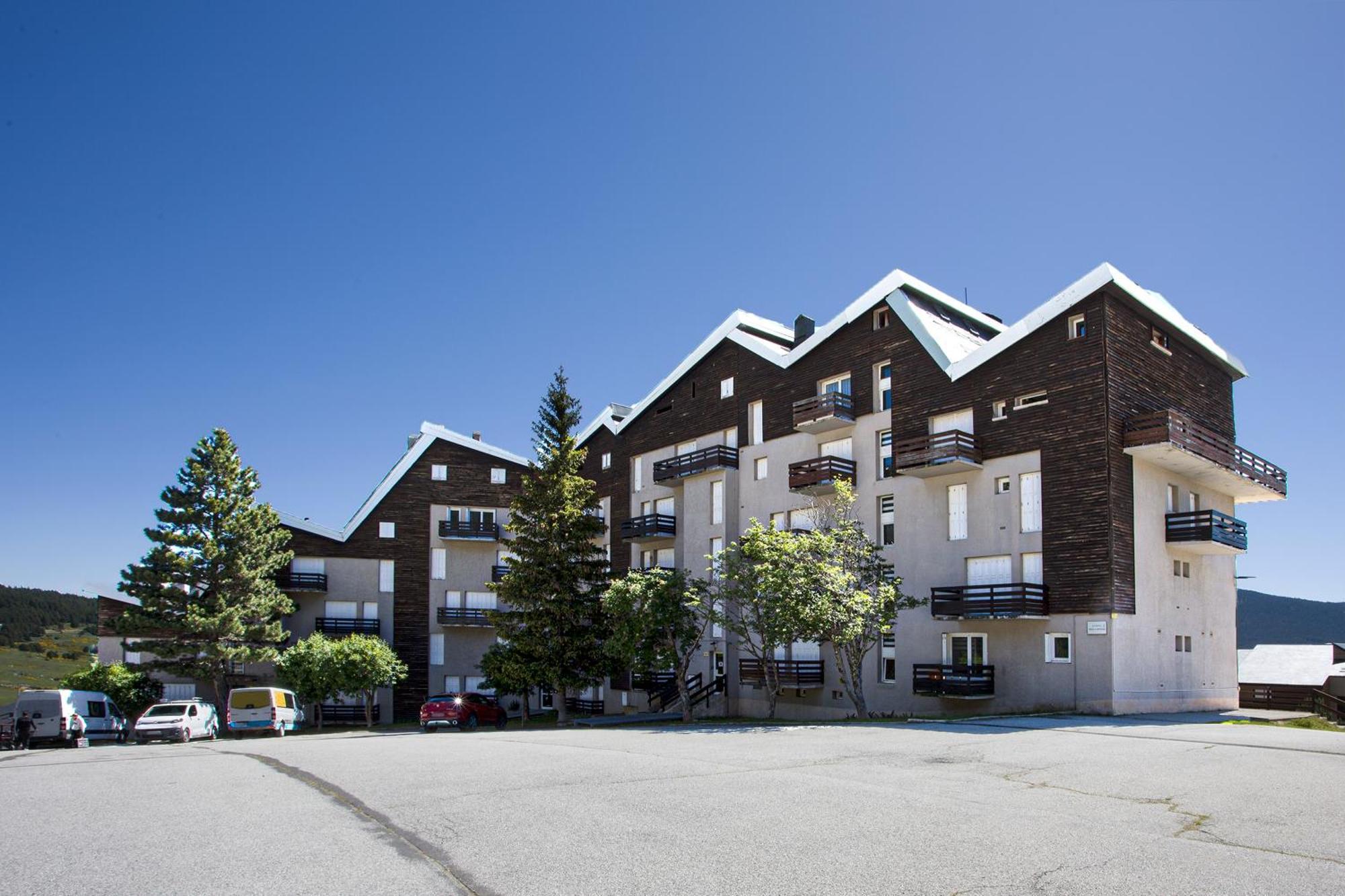 Soulazene - Station De Ski Accessible A Pied Les Angles  Exterior foto